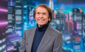 Raphael ingresado de urgencia tras sufrir un fallo&nbsp;cardiovascular