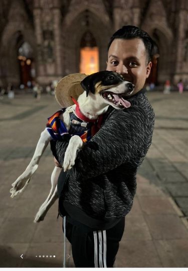 Perrito cumple su promesa a la Virgen de Guadalupe y se vuelve&nbsp;viral