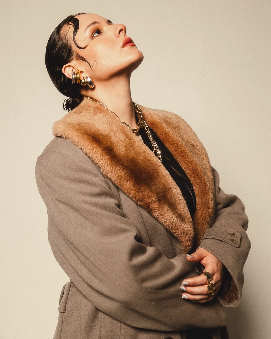 Es de Puerto La Cruz y está nominada a «Premios Lo Nuestro» como revelación femenina&nbsp;pop