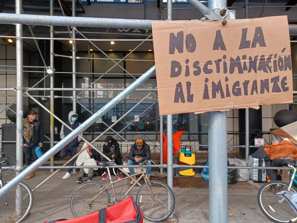 Miles de migrantes venezolanos en albergues de Nueva York y Chicago aterrados por planes de deportación&nbsp;masiva