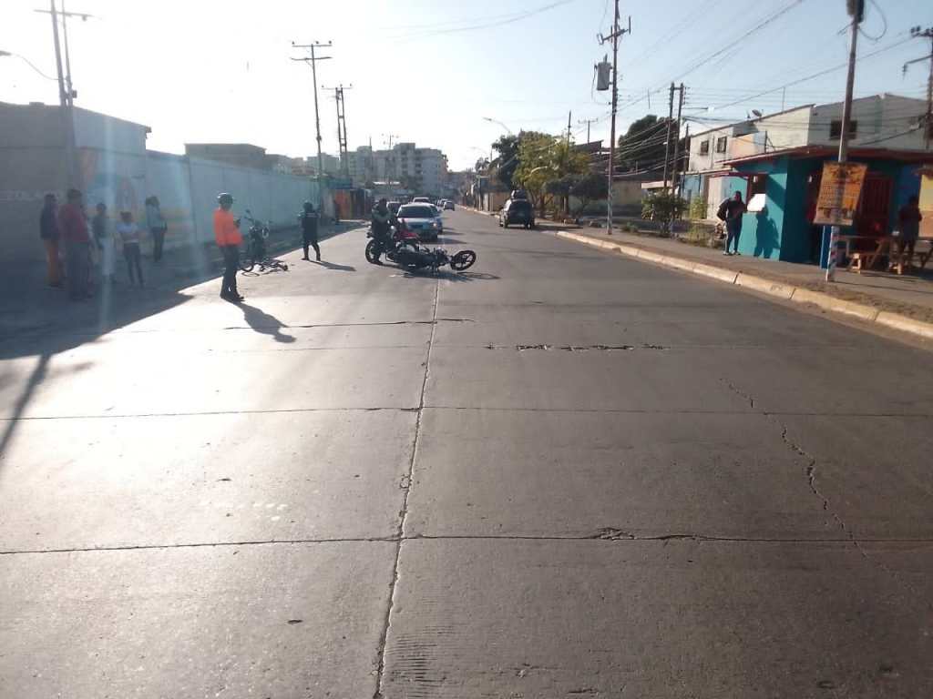 Choque entre moto y bicicleta deja dos heridos en&nbsp;Barcelona