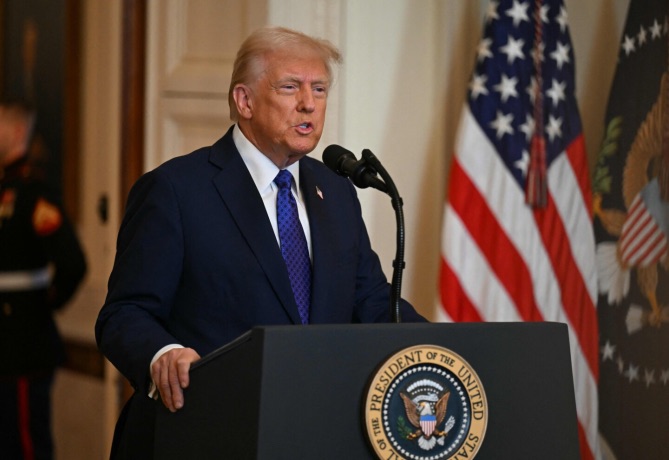 Trump ordena al Pentágono preparar 30.000 camas para migrantes en&nbsp;Guantánamo