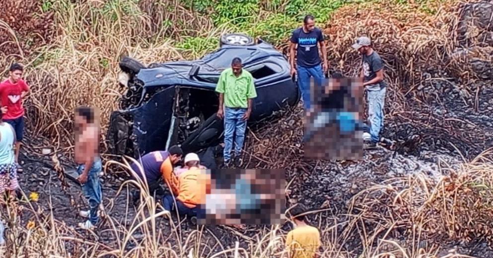 Camioneta Terios se desabarranco en Guanta, dejando un muerto y dos&nbsp;heridos