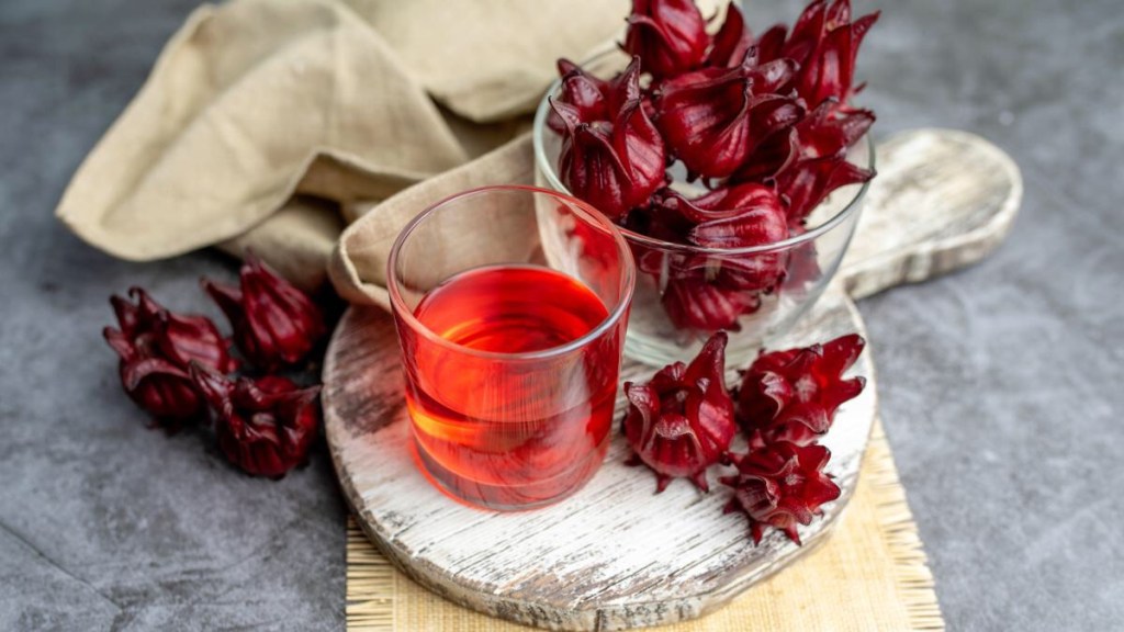 Flor de Jamaica: una bebida refrescante con múltiples beneficios para la&nbsp;salud