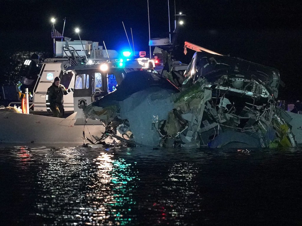 Encuentran el helicóptero y el avión comercial siniestrados en&nbsp;Washington