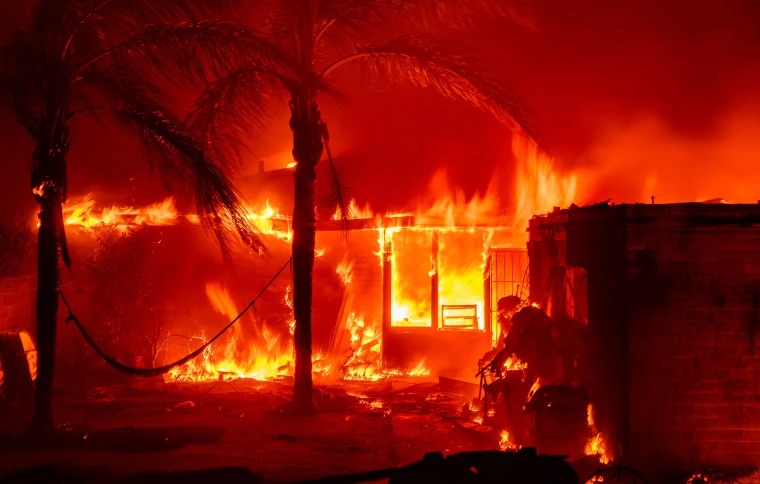 Los incendios en California dejan dos muertos y fuerzan la evacuación de 80.000&nbsp;personas