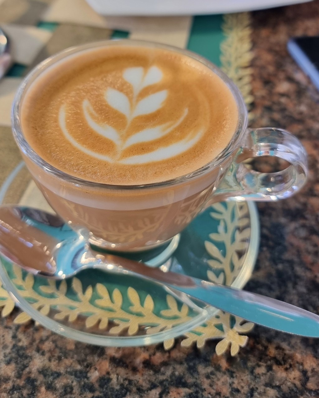 Buen café, Omelette, sándwich, cachitos y desayunos ligeros, algunas de las opciones para iniciar el día en Dorado’s Palace&nbsp;Lechería