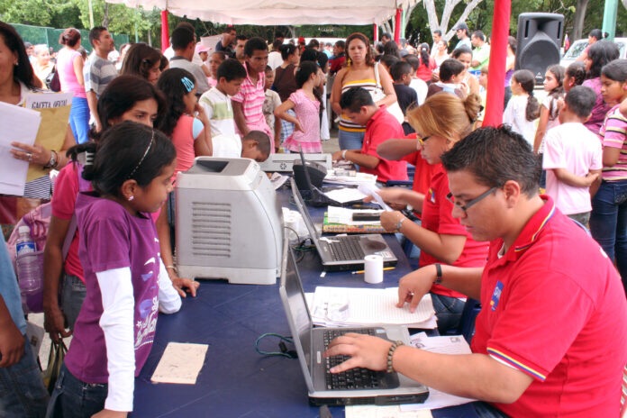 Saime realizará jornadas especiales de cedulación en plazas Bolívar del&nbsp;país