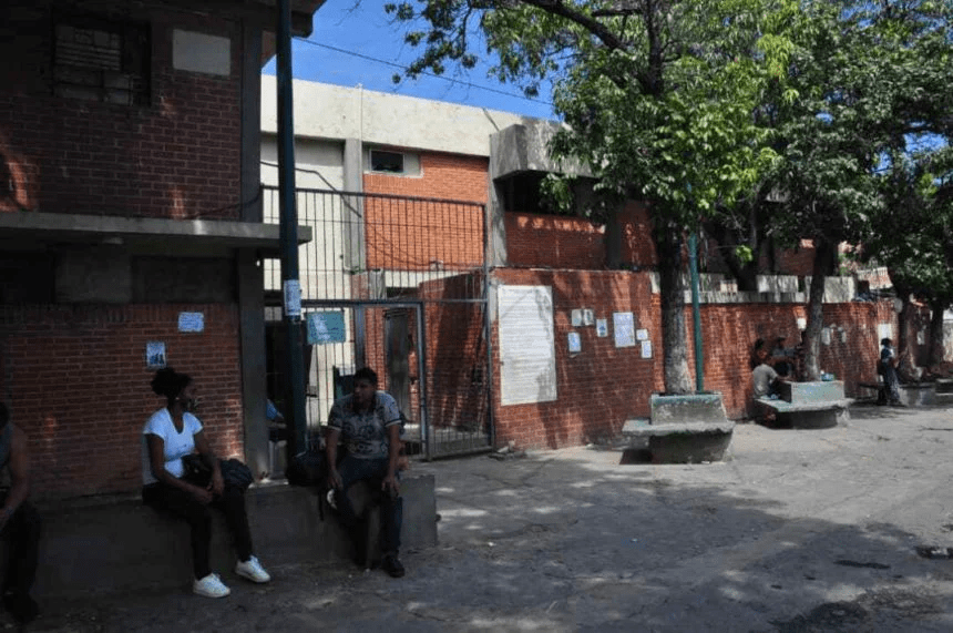 Más de 14 estudiantes de un colegio en La Guaira se intoxicaron tras comer&nbsp;gomitas&nbsp;