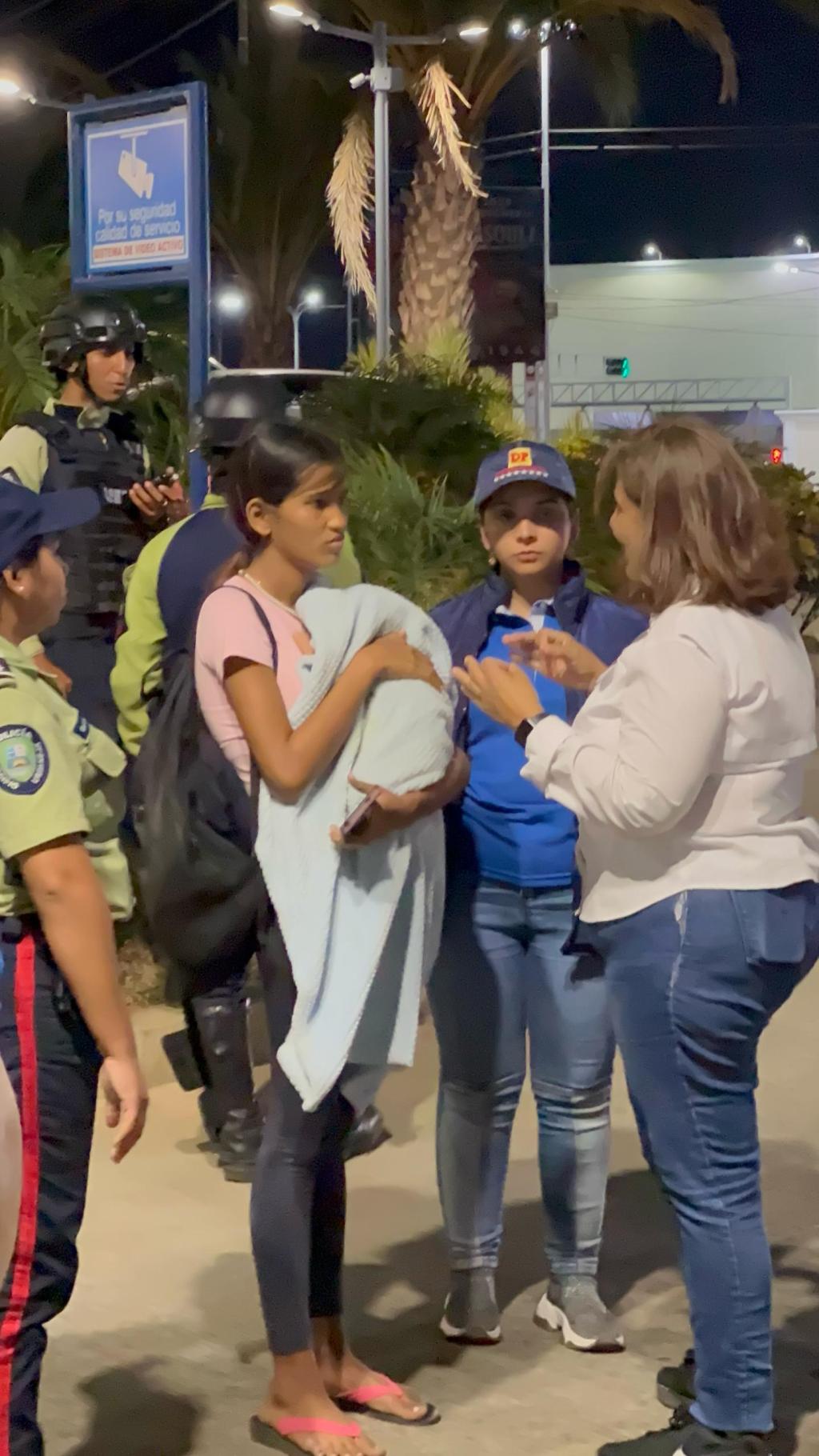 8 adolescentes y una joven de 19 años con su bebé recién nacido fueron abordados en Lechería durante&nbsp;operativo