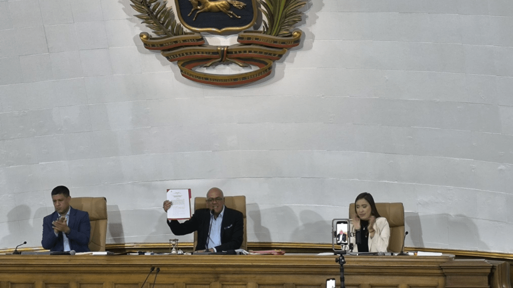 Rodríguez exhorta al Fiscal aplicar Ley Simón Bolívar a quienes promovieron nuevas&nbsp;sanciones