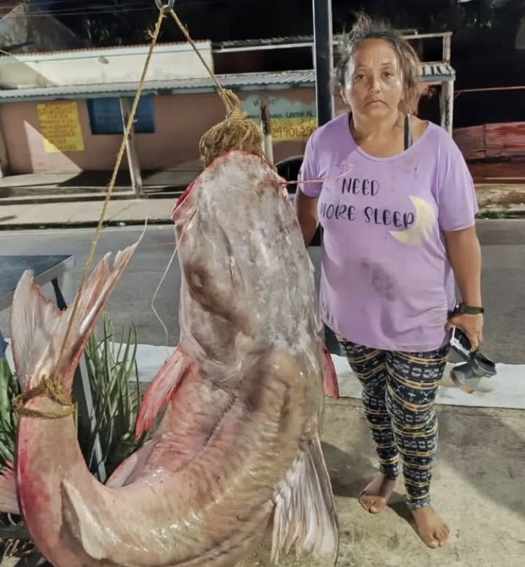 Lola la Pescadora lo hace de nuevo: Capturó un Lau Lau de 121&nbsp;kilos&nbsp;