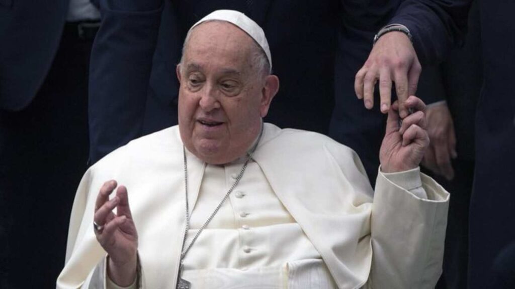 Continúa la ligera mejoría del papa, que sigue estable dentro del cuadro clínico&nbsp;complejo