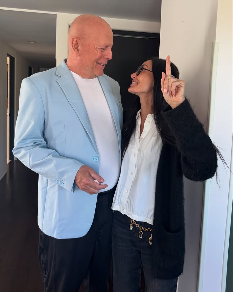 Bruce Willis reaparece bailando junto a Demi&nbsp;Moore&nbsp;