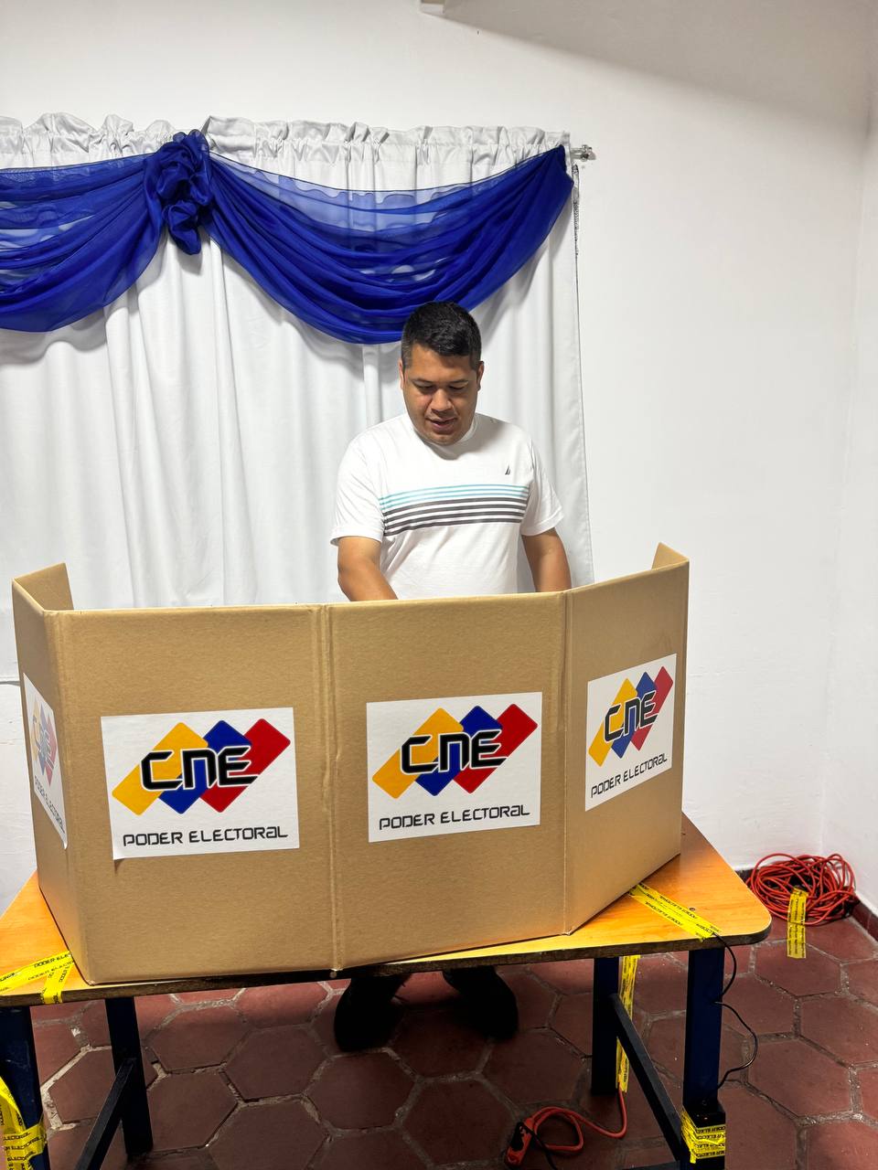 Márquez: «Hoy votamos por la paz, en un nuevo proceso democrático de los&nbsp;venezolanos»