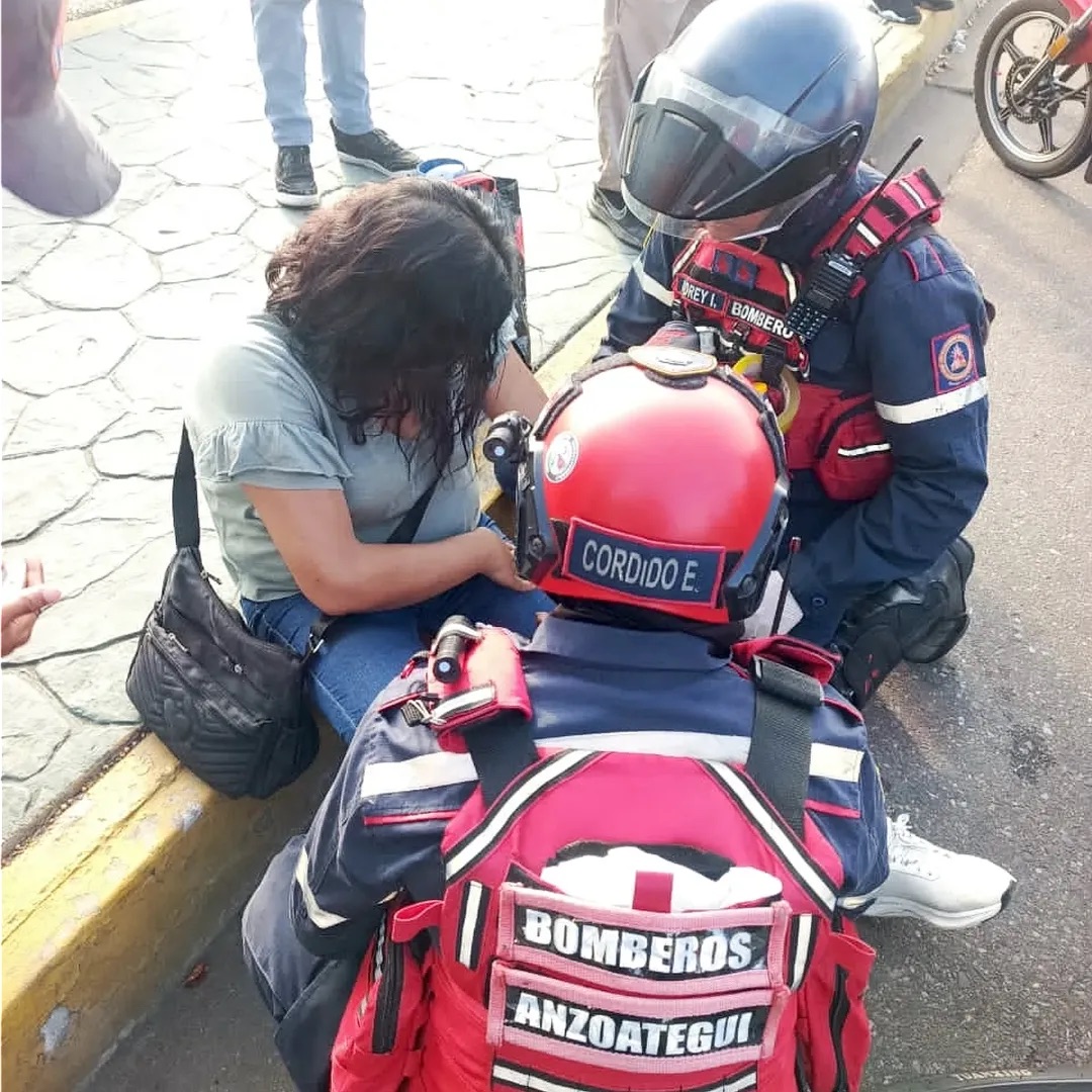 Mujer resultó herida tras ser arrollada por una moto en Puerto La Cruz ...