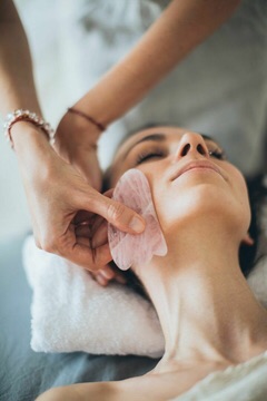 Yoga facial: El secreto natural para redefinir el rostro y combatir la&nbsp;papada