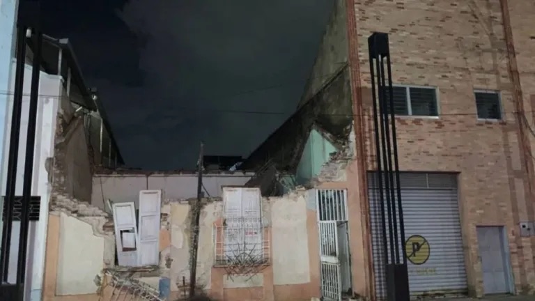 Fuertes lluvias provocaron el colapso de una casa en&nbsp;Maracay