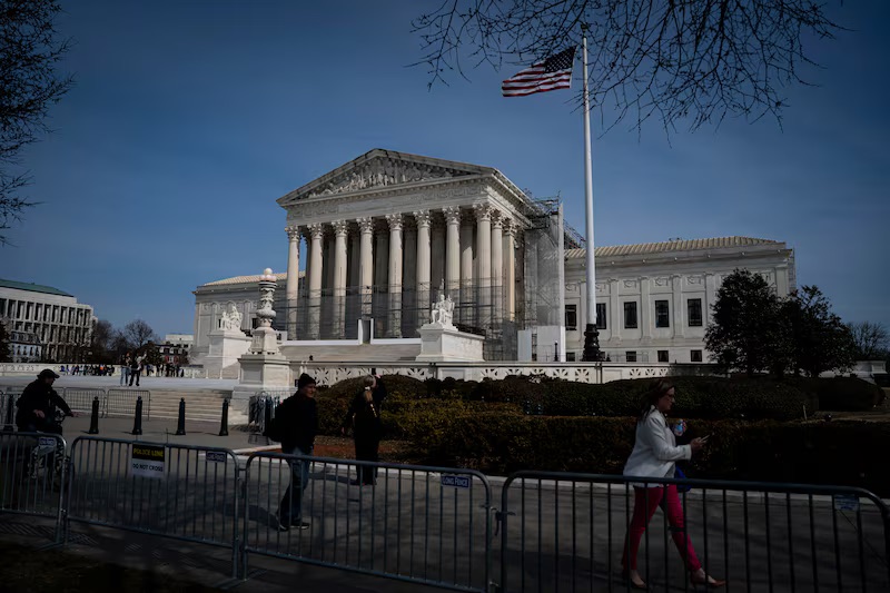 Tribunal Supremo de EEUU respalda a Trump y pone fin al parole para migrantes de Cuba, Venezuela, Nicaragua y&nbsp;Haití