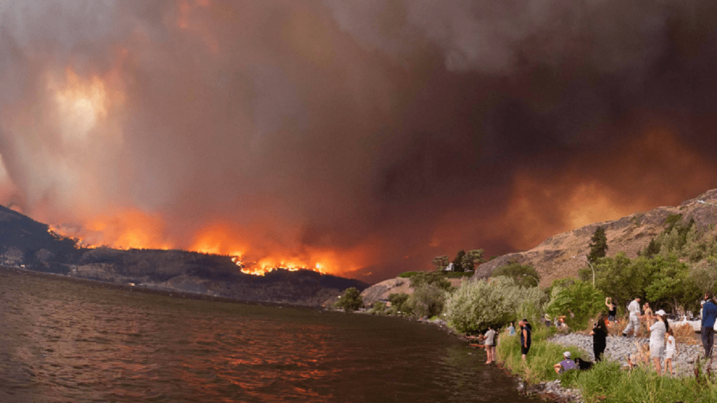 Los incendios forestales obligan a la evacuación de 4.000 personas en el centro de&nbsp;Canadá
