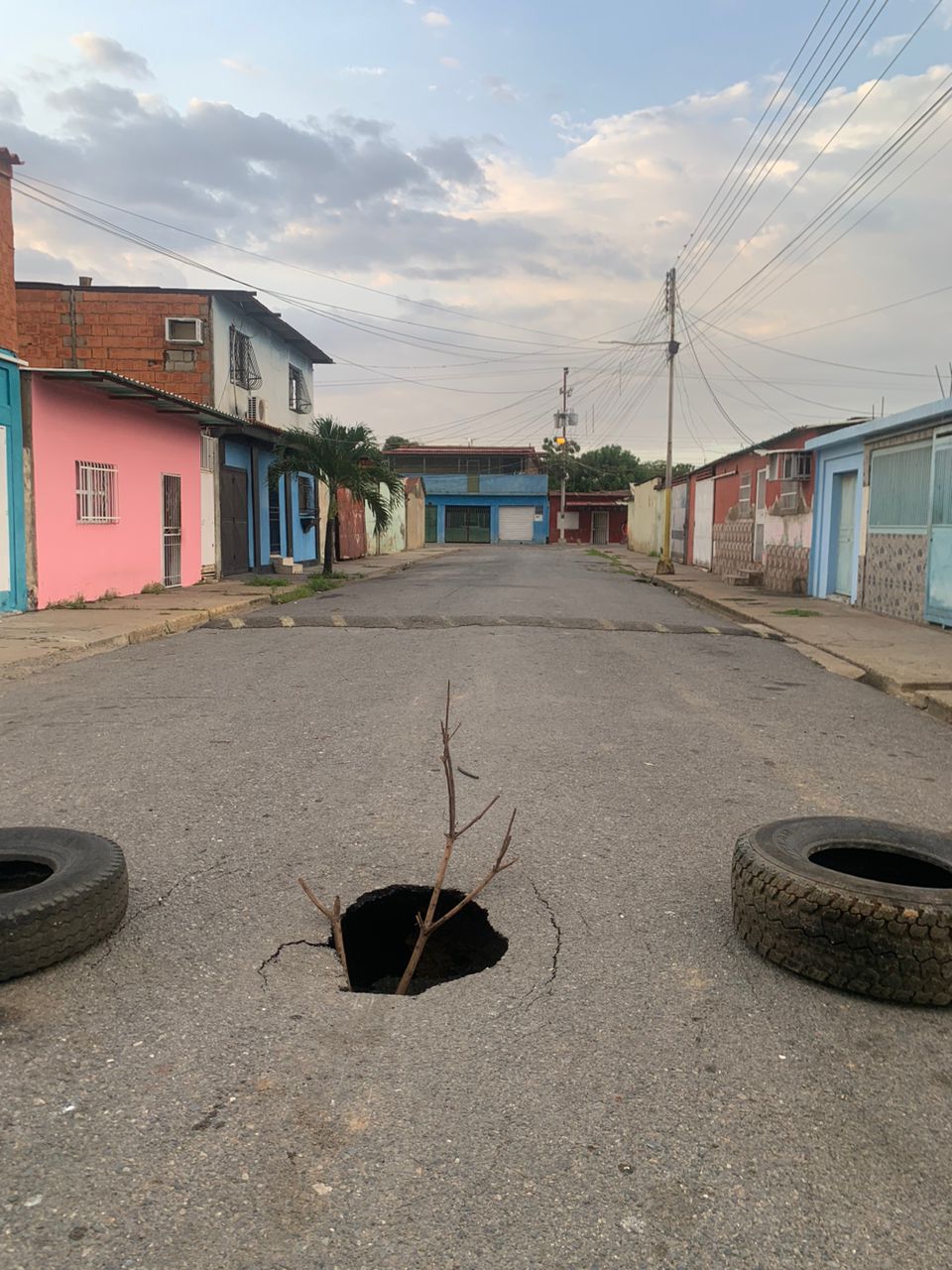 En Campo Alegre de Barcelona piden arreglo de&nbsp;vialidad