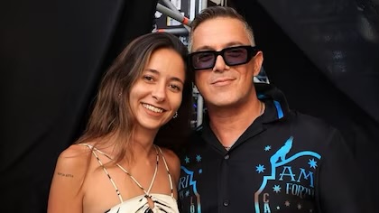 Alejandro Sanz admite haber tenido una relación con una fan de 18 años cuando él tenía&nbsp;49