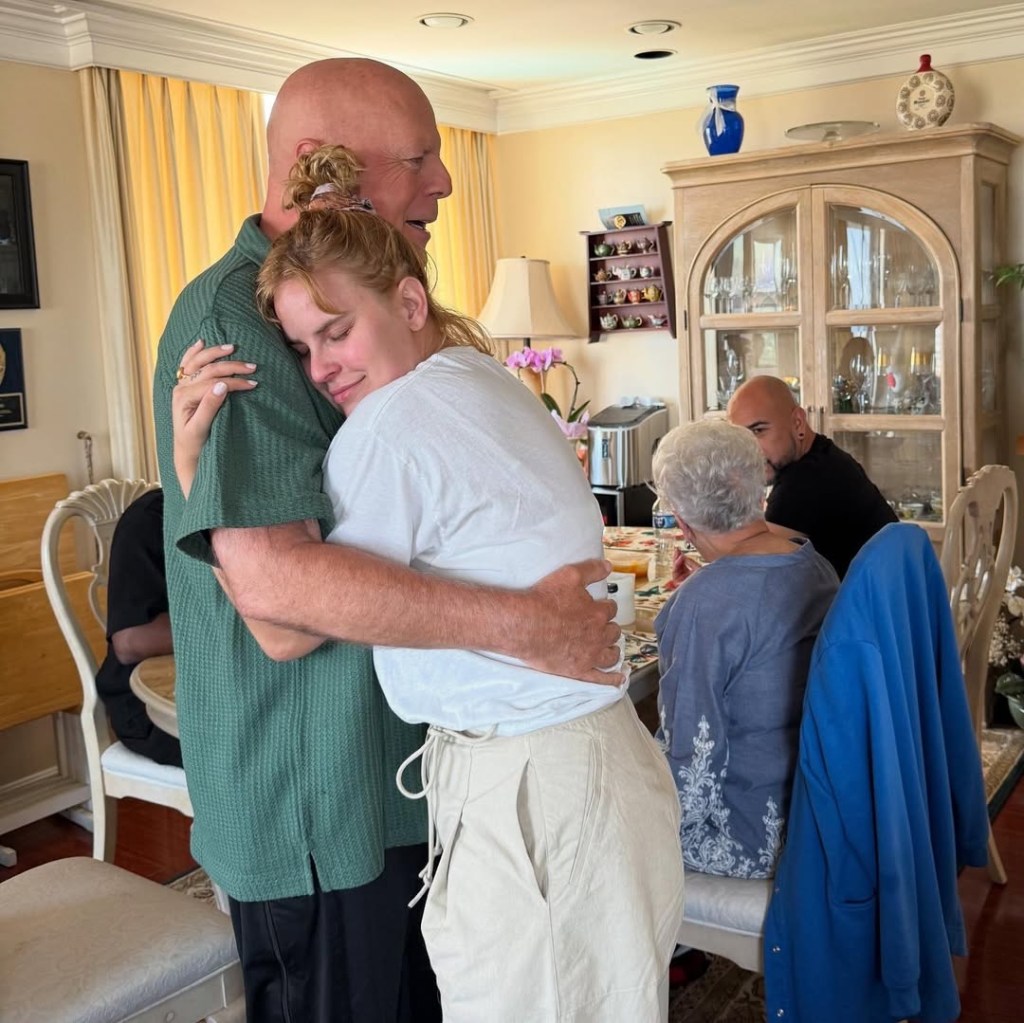 Reaparece Bruce Willis en fotos compartidas por su&nbsp;hija