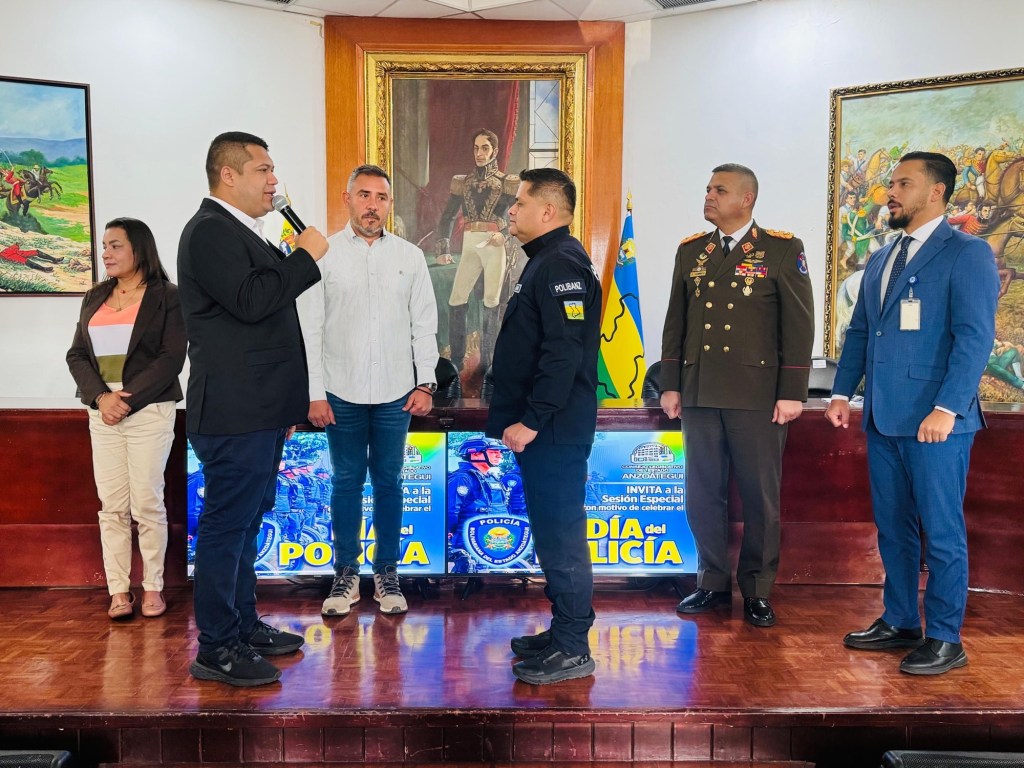 Consejo Legislativo del estado Anzoátegui celebró el Día Nacional del&nbsp;Policía