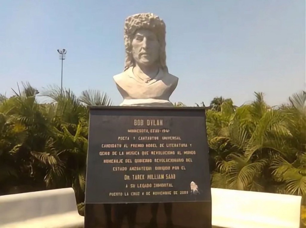 Rockeros de todo el país visitan los bustos de Dilan, Young y Springsteen construidos por Tarek William&nbsp;Saab