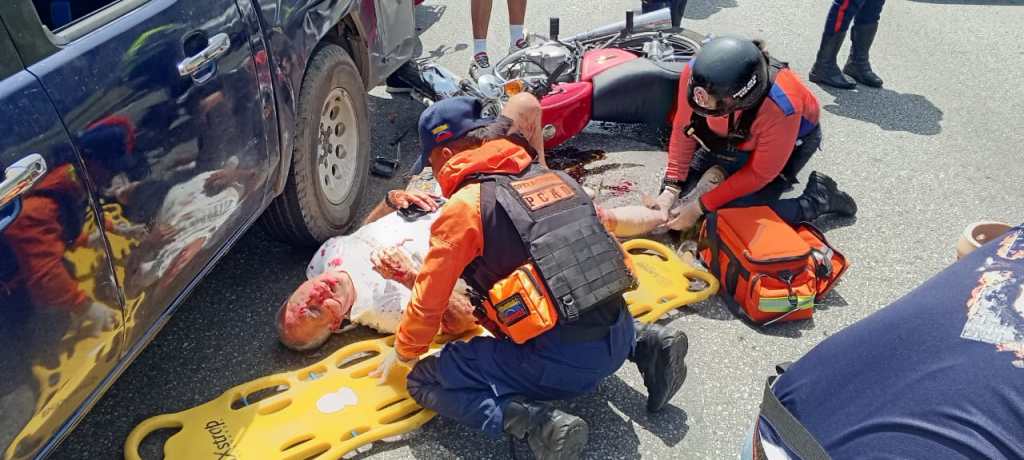 Dos Personas Lesionadas en Accidente de Tránsito en la Av. Camejo Octavio de&nbsp;Lechería