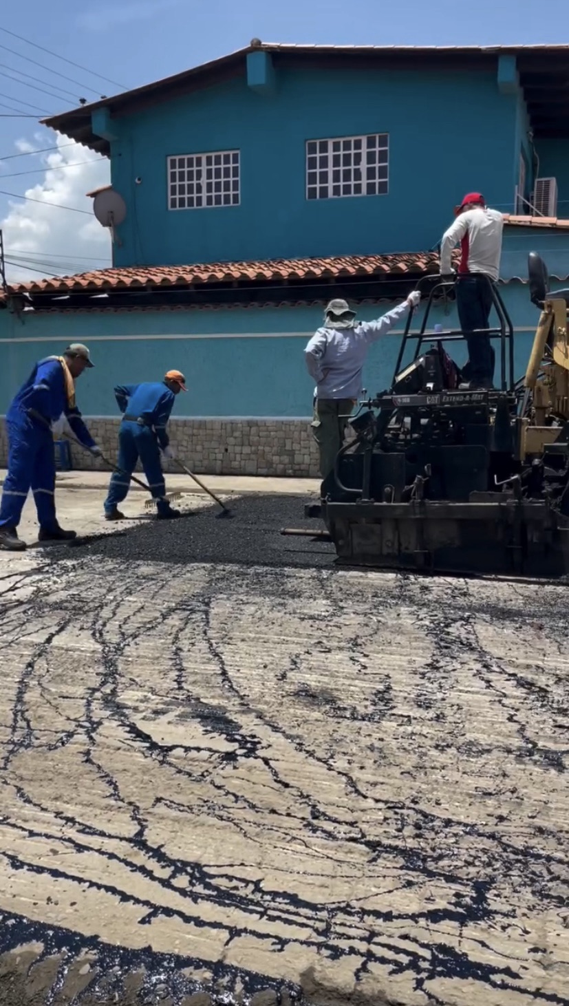 Avanza plan de asfaltado en La Encantada de Nueva&nbsp;Barcelona