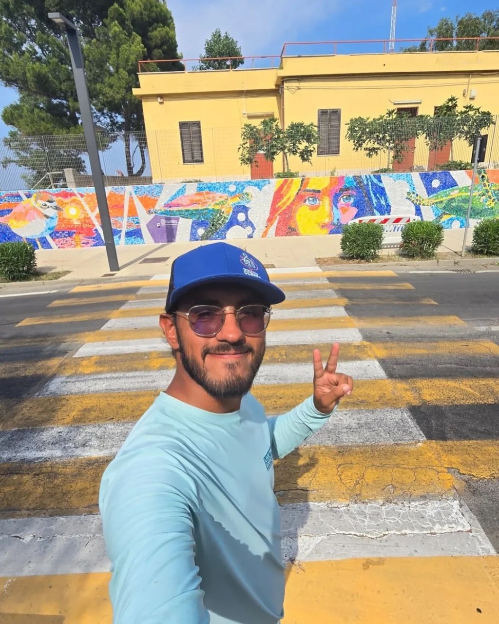 El artista venezolano Oscar Olivares hizo el mural ecológico más grande de Europa en&nbsp;Crotone