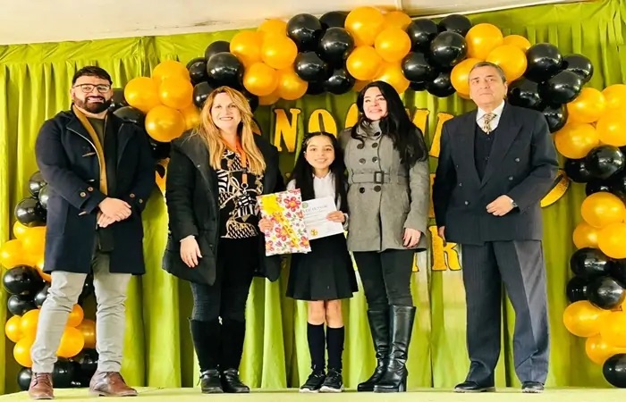 Niña venezolana recibió reconocimiento en Chile por ser el mejor promedio de la&nbsp;escuela&nbsp;