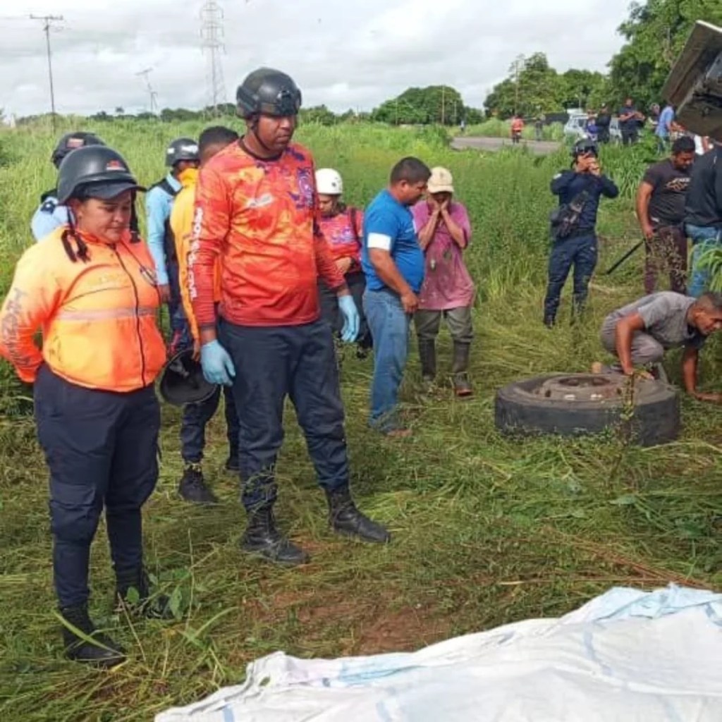 Una mujer falleció tras vuelco de autobús en&nbsp;Bolívar