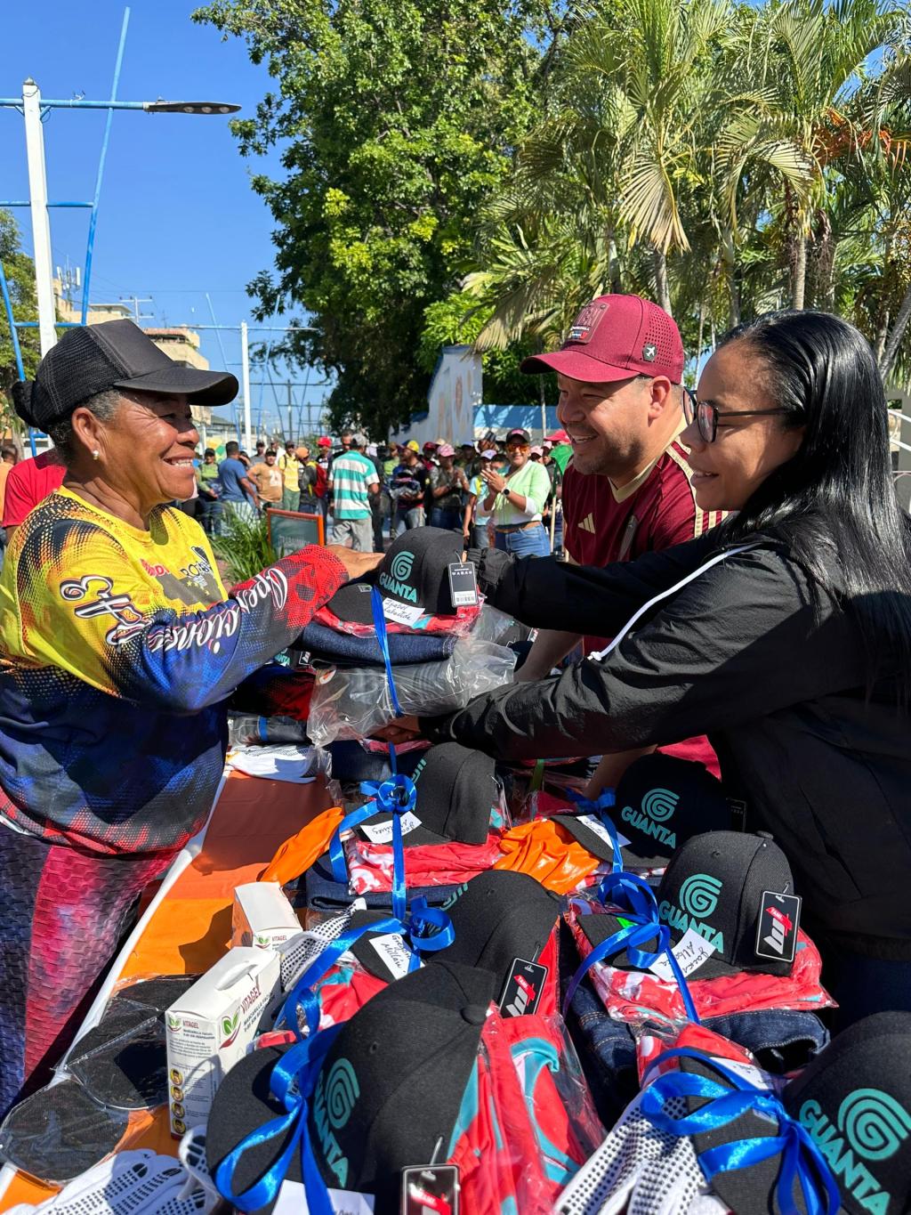 Alcalde de Guanta entregó dotación a personal de ServiGuanta para iniciar  plan de desmantelamiento