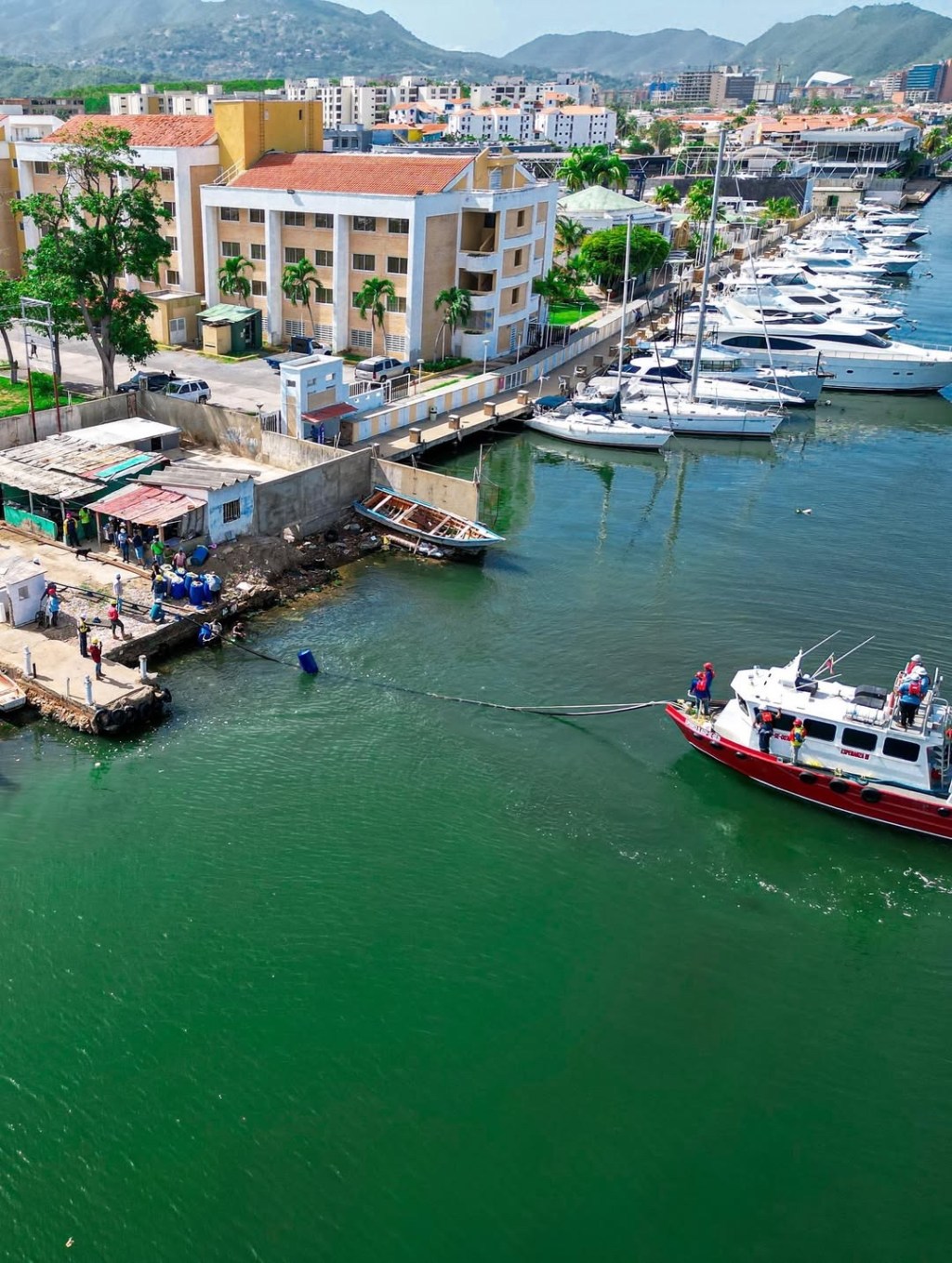 Iniciaron los trabajos de colocación de cable submarino que beneficiará a 4.500 familias del Complejo Turístico El&nbsp;Morro