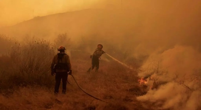 Miles de personas son evacuadas por incendios en&nbsp;California