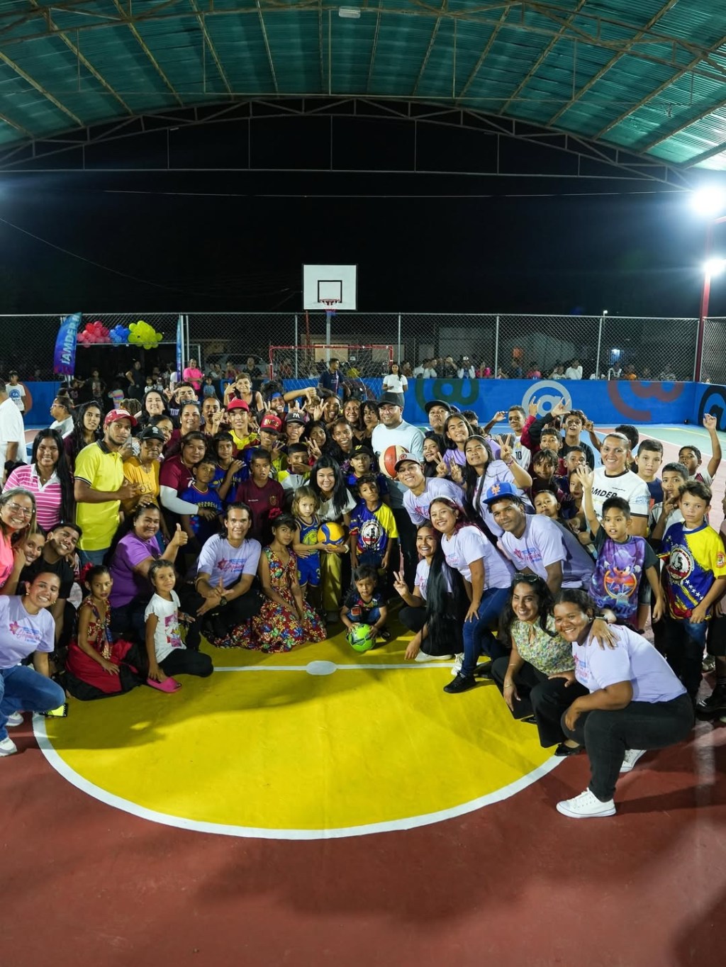 Alcaldía del municipio Simón Bolívar rehabilitó Cancha de usos múltiples Hugo&nbsp;Chávez&nbsp;