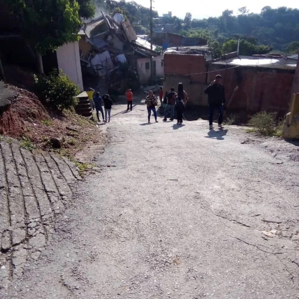 Reportan colapso de vivienda en Hoyo de la Puerta,&nbsp;Baruta