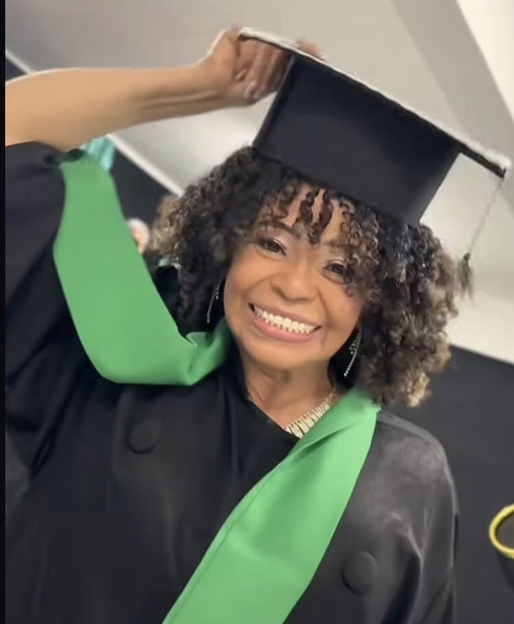 Mujer superó 32 años de adicción y está estudiando para ser&nbsp;psicóloga&nbsp;