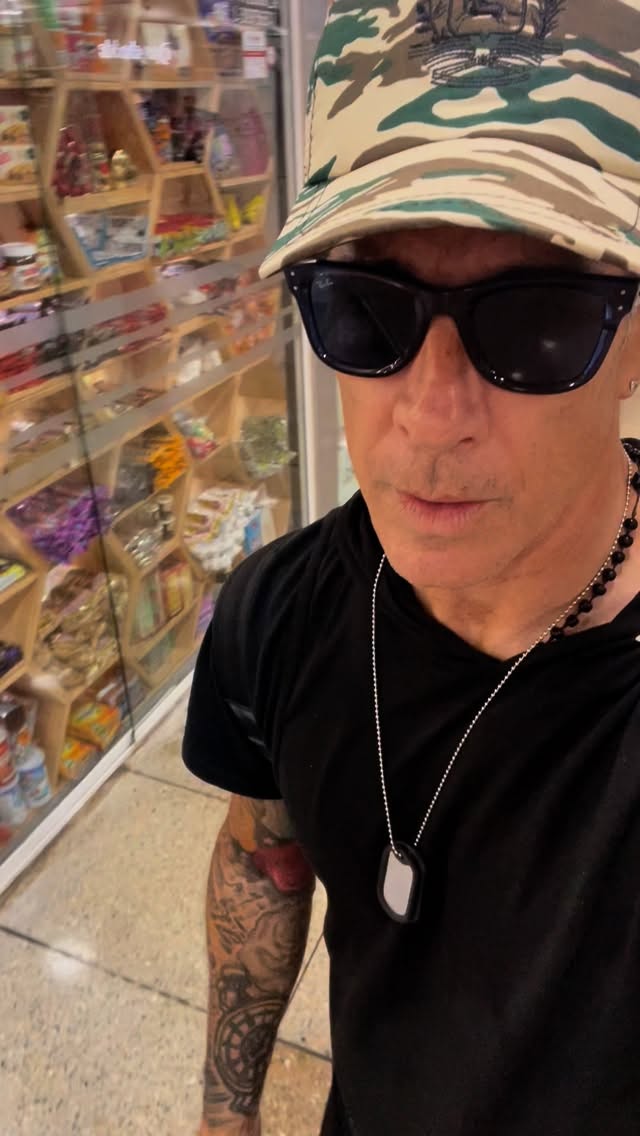 Actor Fernando Carrillo denuncias altos precios en el Aeropuerto de Maiquetia, «es una estafa al&nbsp;turista»