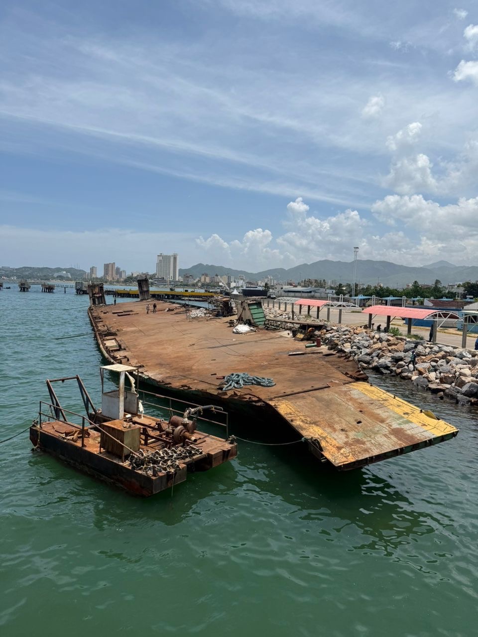 Reflotan el Ferry Concepción Mariño en Puerto La&nbsp;Cruz