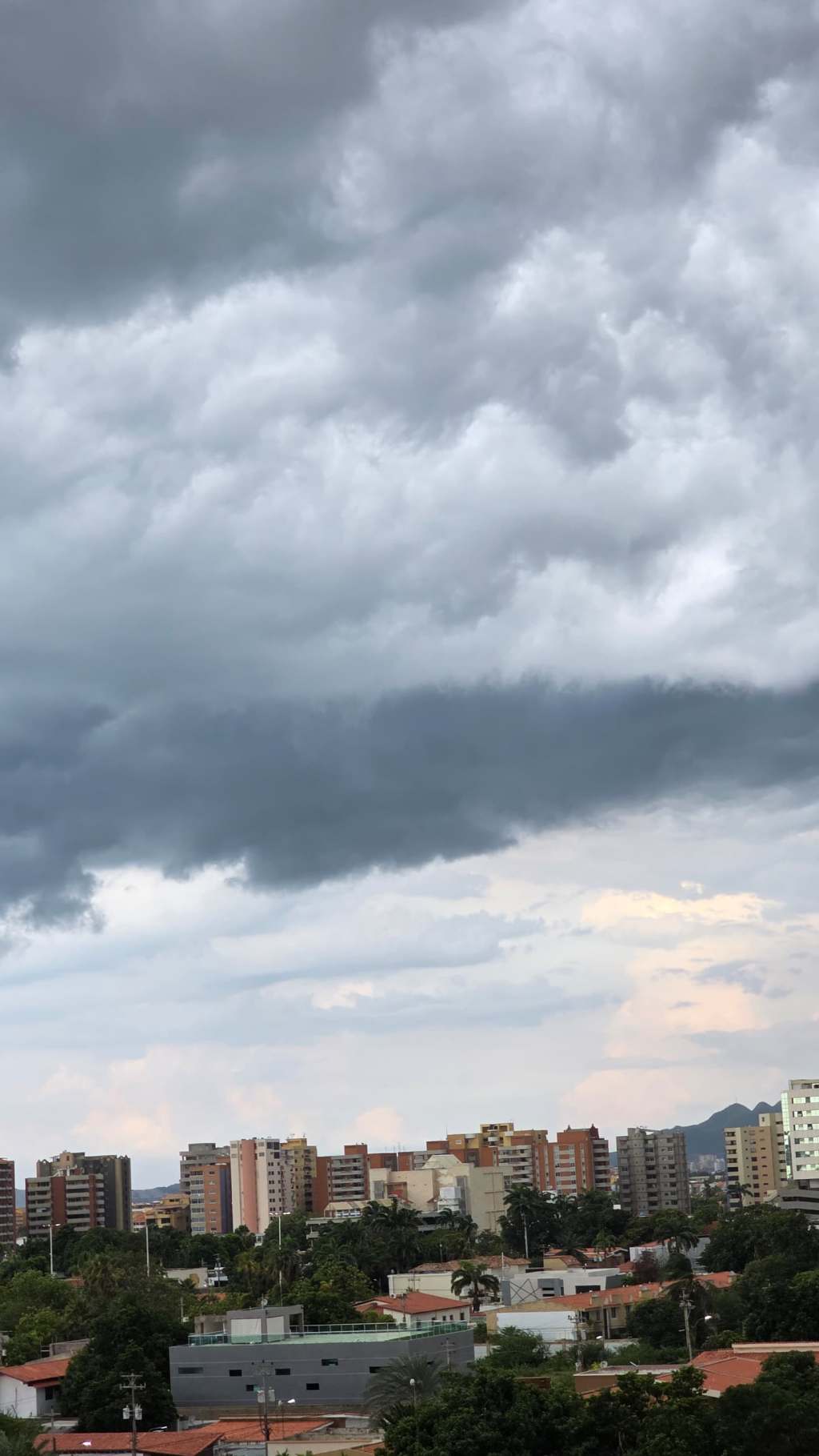 La Onda Tropical 34 Genera Fuertes Lluvias en Varias Regiones del&nbsp;País