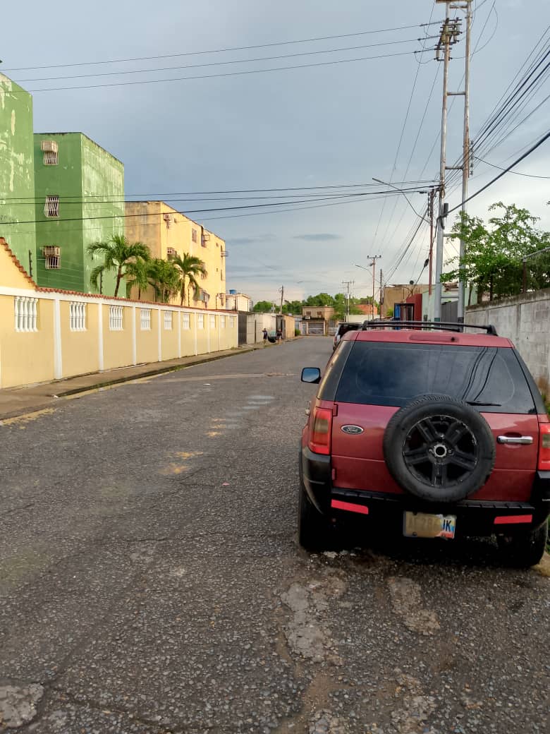 Lluvia dejó sin electricidad a calle México del Barrio El Espejo de&nbsp;Barcelona