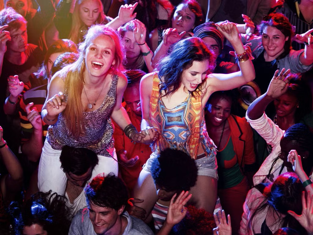 Según estudio, las salidas con amigos amenaza la estabilidad financiera de los millennials y la Generación&nbsp;Z