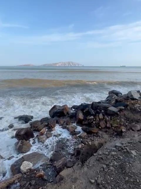 Fuerte Oleaje Persiste en Lechería Tras Mar de&nbsp;Fondo