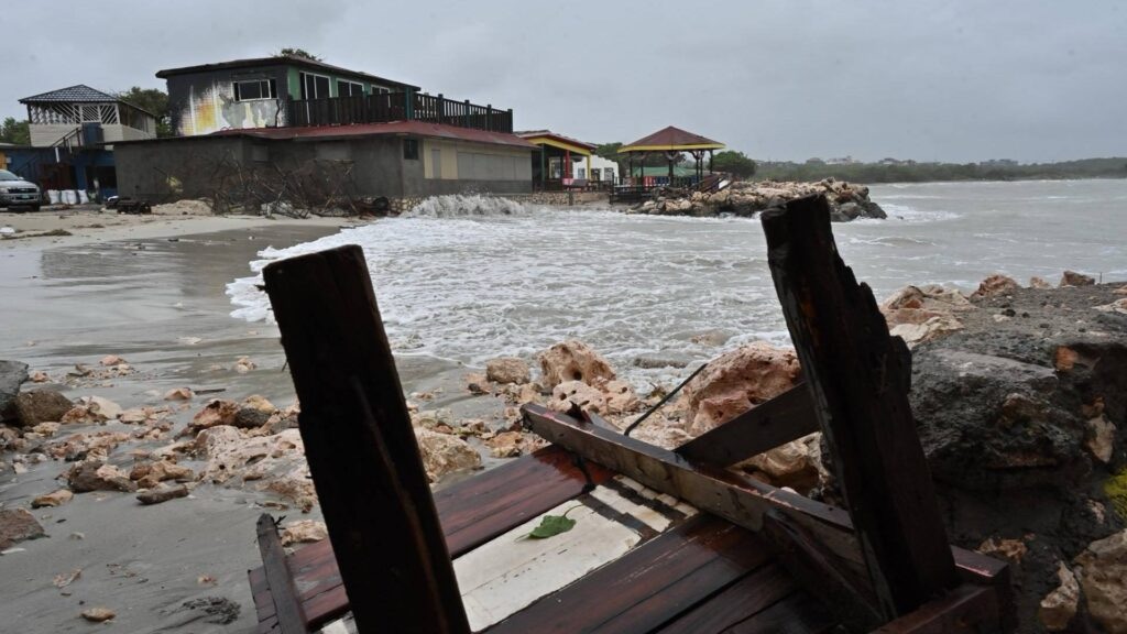 El potente huracán Melissa toca tierra en Jamaica con categoría&nbsp;5