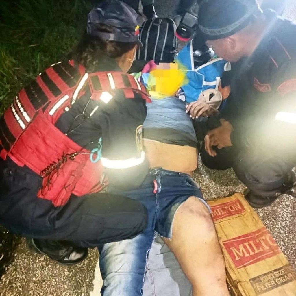 Dos hombres resultan heridos tras volcamiento de vehículo en el sector La&nbsp;Ceiba