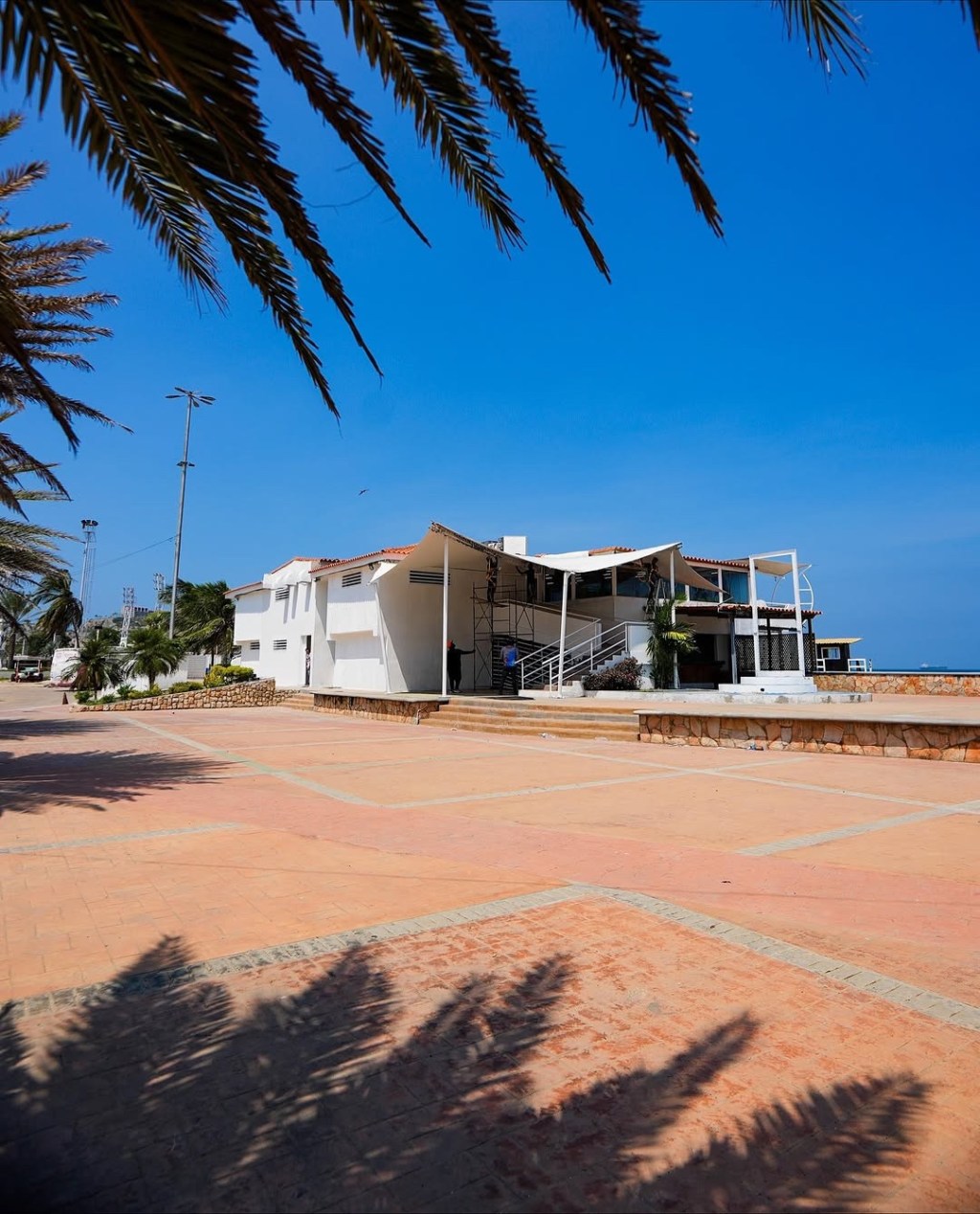 Sede «Más Años, Más Amor» en Urbaneja avanza 40% y contará con playa&nbsp;inclusiva