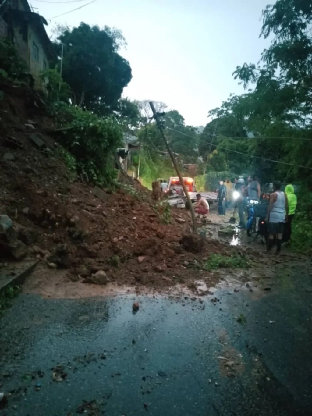 Una persona fallecida tras derrumbe de un muro en&nbsp;Paracotos